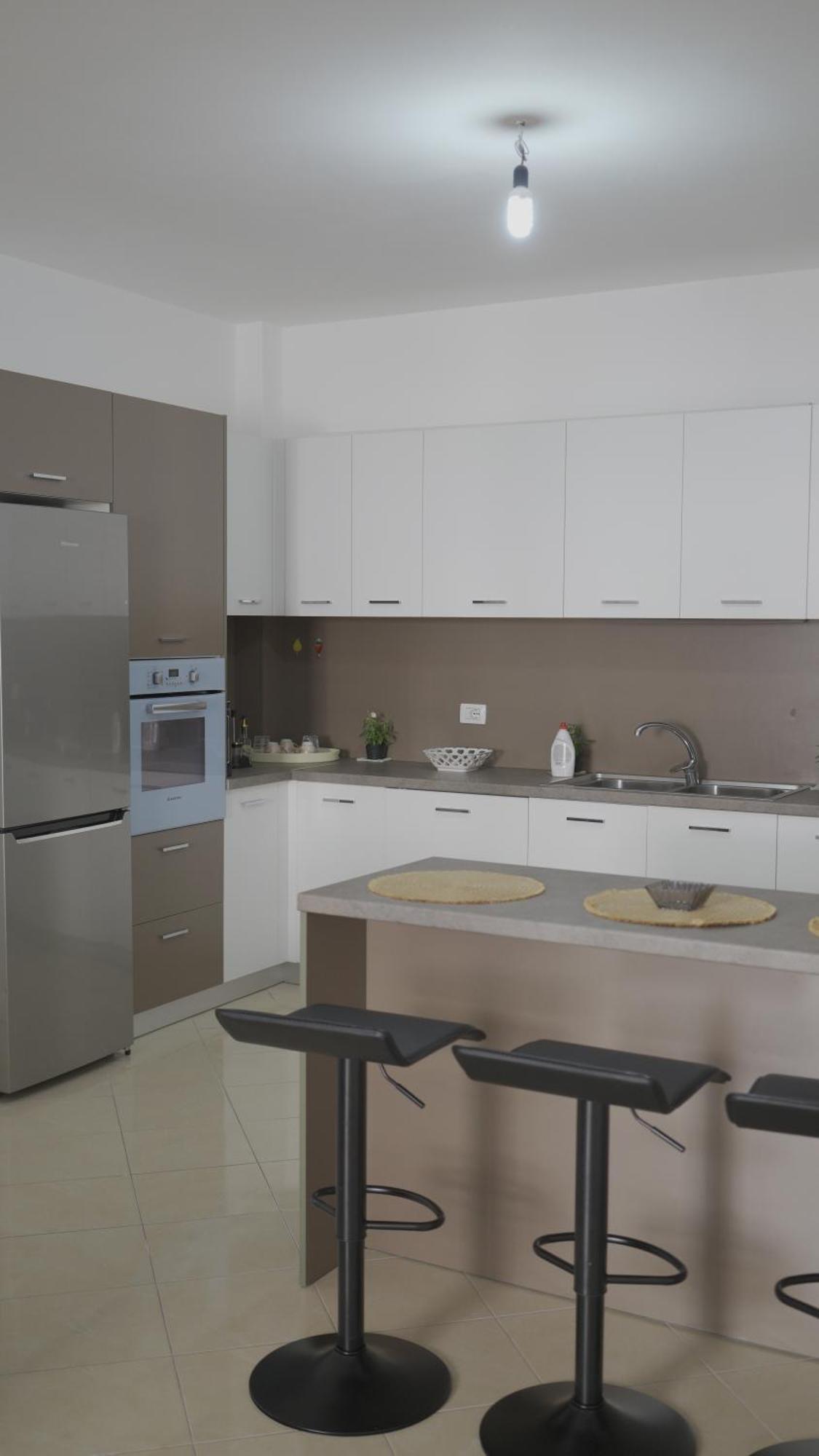 Ohana Apartments ドゥラス エクステリア 写真